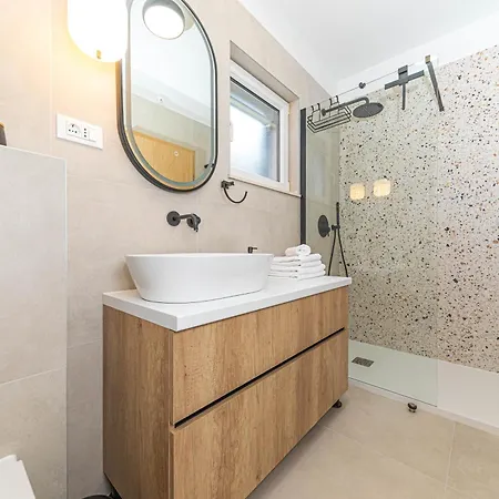 Apartmán Family House With Private Heated Pool And Jacuzzi