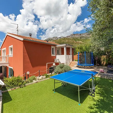 Family House With Jacuzzi Apartment *