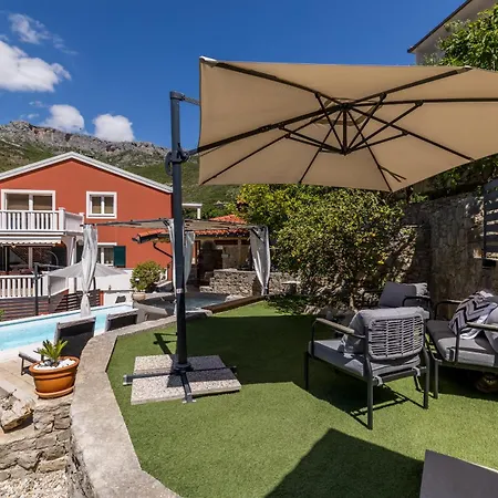Apartmán Family House With Private Heated Pool And Jacuzzi *